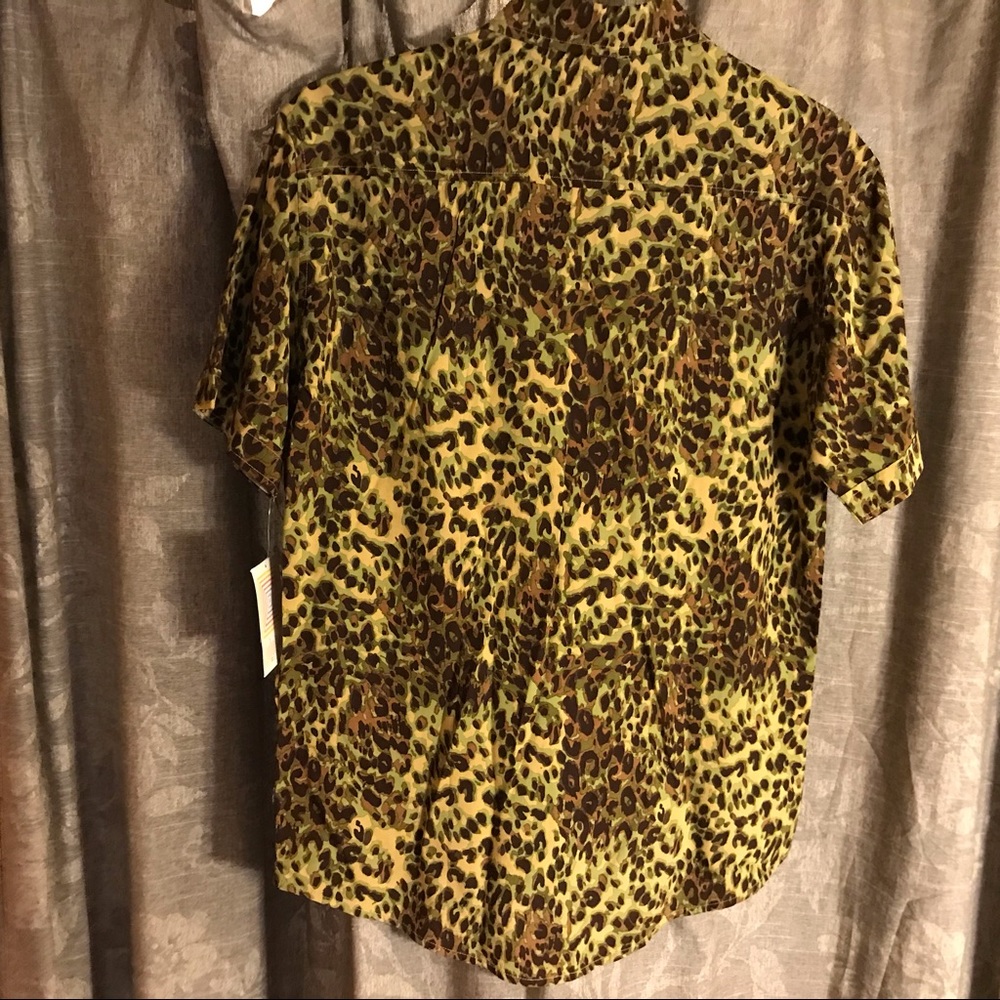 Lularoe Michael Leopard Animal Print Shirt NWT. - Picture 6 of 8